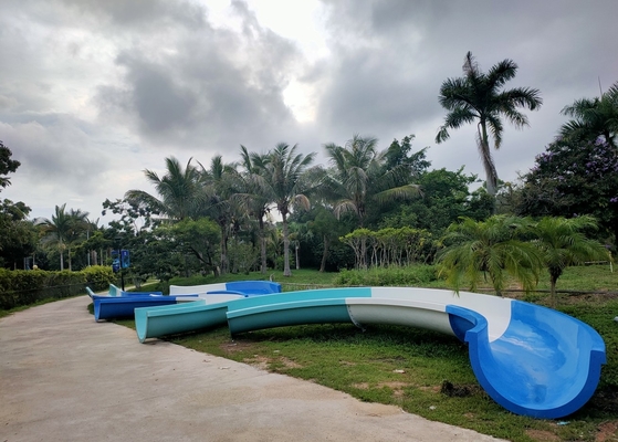 Loại nhiều làn đường xoắn ốc thủy tinh slide nước tùy chỉnh
