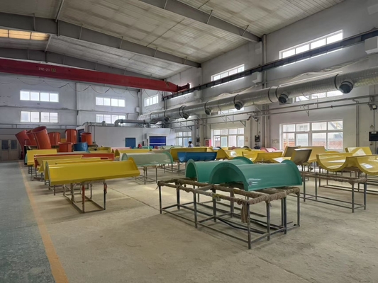 Thiết bị công viên nước RTM Thiết kế cơ thể Máy trượt sợi thủy tinh cho hồ bơi Vison Công viên nước