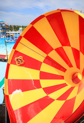 Super Tornado Water Slides Fiberglass cho hồ bơi Vison Waterparks Thiết kế thiết bị