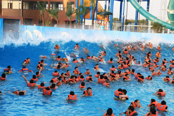 Waterfun Big Surfing Tsunami Biển Bể bơi sóng nước với sóng Công viên chân không cao 3 mét
