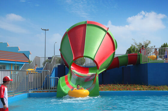 Dấu chân nhỏ nhỏ Tornado Water Slide với bạt đôi và Gelcoat chống tia UV cho gia đình vui chơi