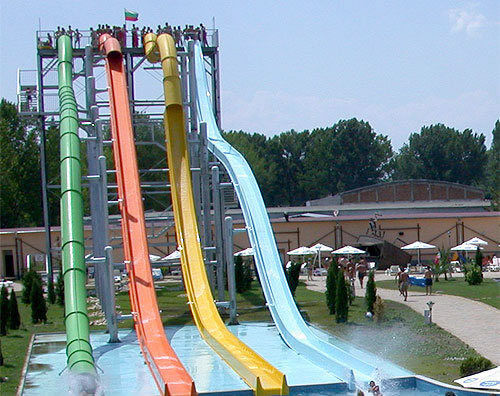 High Speed Water Slide with Hot-Dip Galvanized Steel Structure and Hand-Laid Fiberglass Flume Featuring Corrosion-Resistant Water Pump