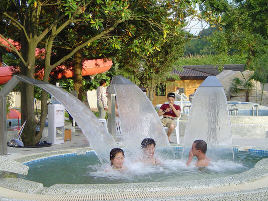 Thiết bị thủy trị liệu SPA chống ăn mòn với cấu trúc thép kẽm nóng và hệ thống điều khiển thông minh