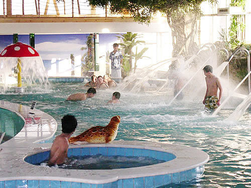 Thiết bị thủy trị liệu SPA chống ăn mòn với cấu trúc thép kẽm nóng và hệ thống điều khiển thông minh