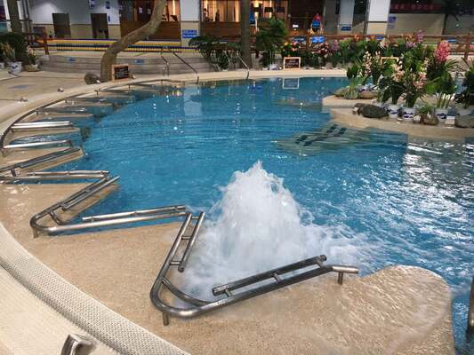 Thiết bị thủy trị liệu SPA chống ăn mòn với cấu trúc thép kẽm nóng và hệ thống điều khiển thông minh