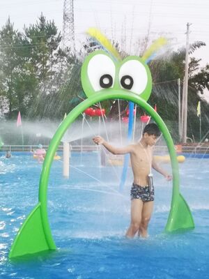 Thiết bị vui chơi dưới nước cho trẻ em với kết cấu thép mạ kẽm nhúng nóng, máng sợi thủy tinh chống ăn mòn và thiết kế an toàn khi nước nông