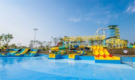 Nhóm Cầu Trượt Trẻ Em - Cầu Trượt Nước Sợi Thủy Tinh Nhiều Làn với Sàn Thấp và Bậc Chống Trượt An Toàn