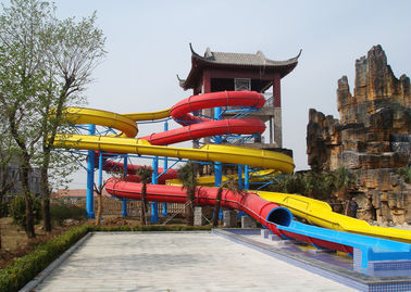Thiết bị công viên nước, sợi thủy tinh Mở / Đóng Trượt Spiral, Trượt nước tùy chỉnh Chiều cao 11m